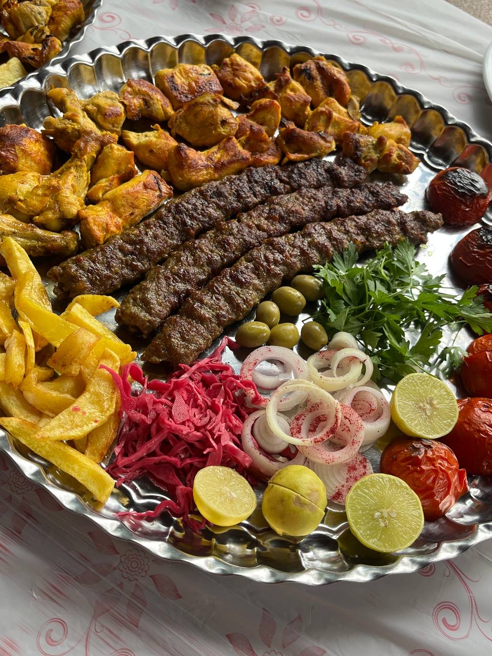 باغ رستوران ضیافت در آستارا