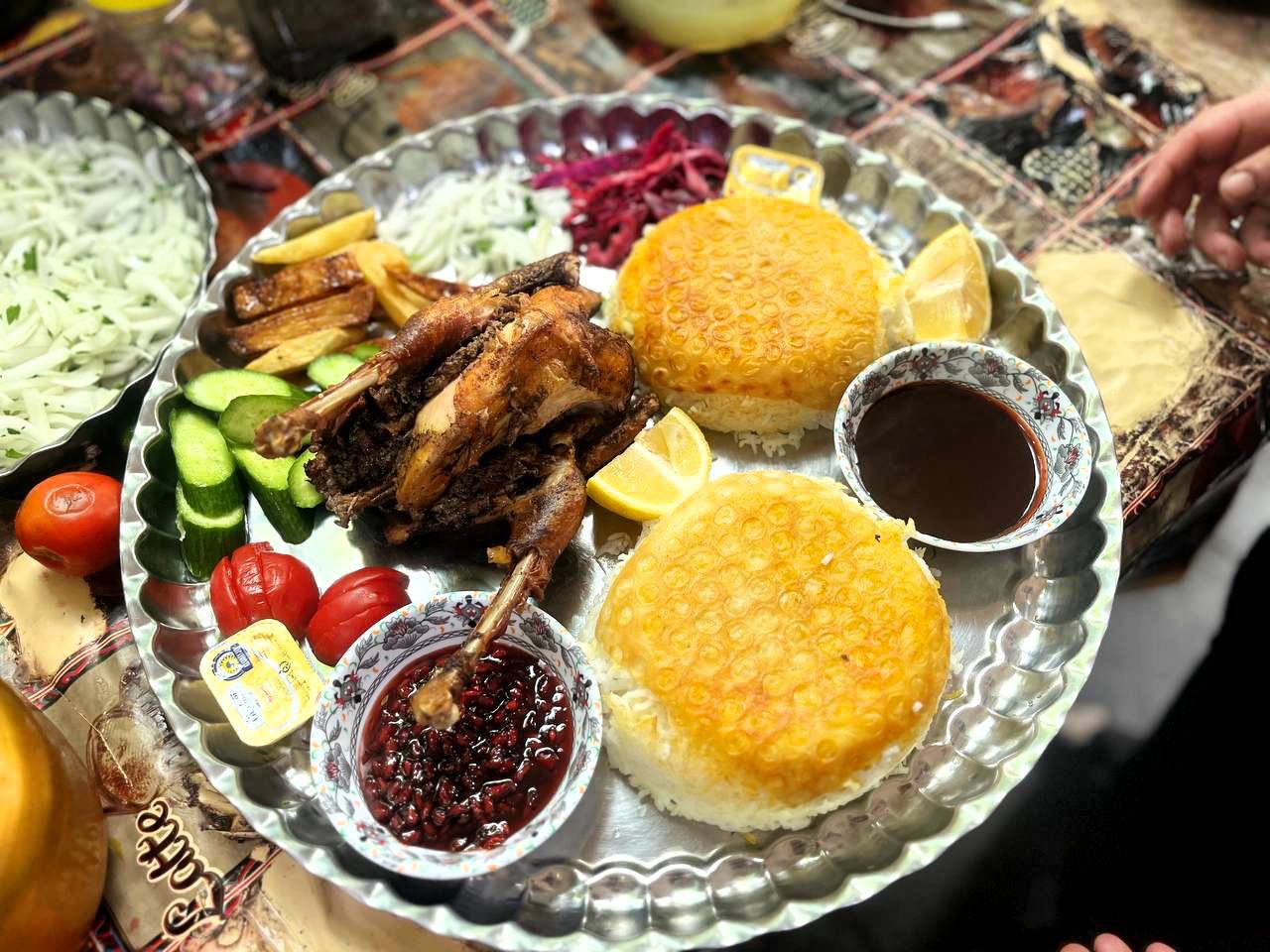 باغ رستوران ضیافت در آستارا